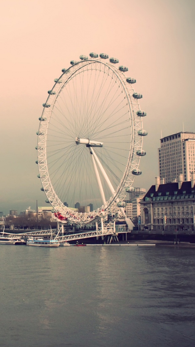 0022 London Eye River